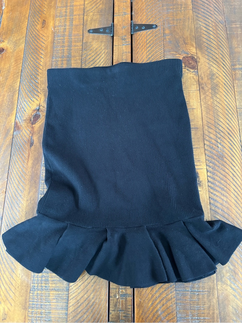 NWT Express Black Ribbed Knit Flounce Hem Mini Skirt small